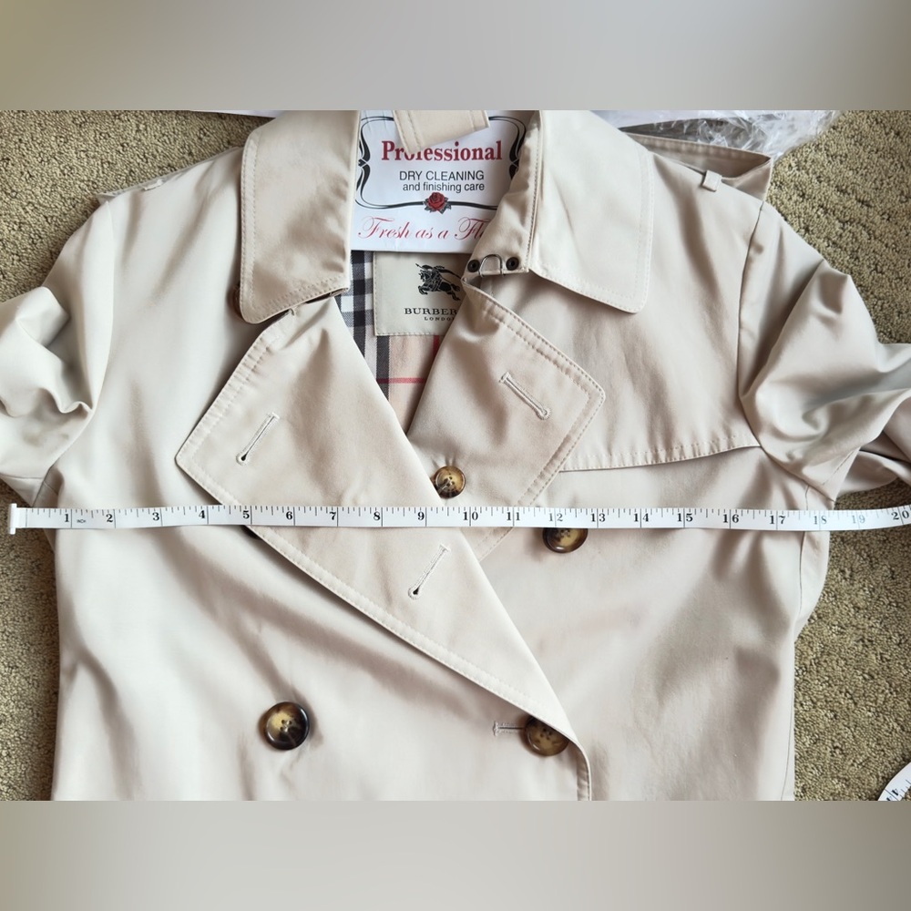Burberry Classic Tan Trench Coat size 8 - Picture 9 of 16